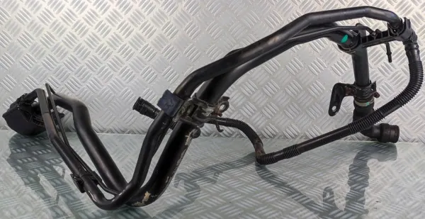 OEM 77745-0E010 Pescoço Enchimento Tanque - Toyota Sienna image 3