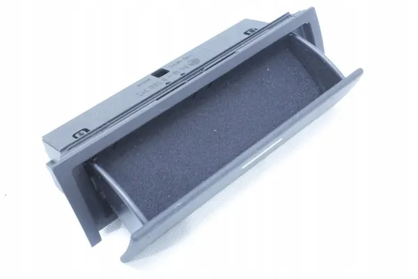 Bac à lunettes console centrale BMW E46 OEM 8260312 image 3