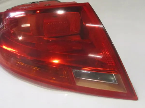 Luz trasera izquierda Audi TT 8J 8J0945095B image 2
