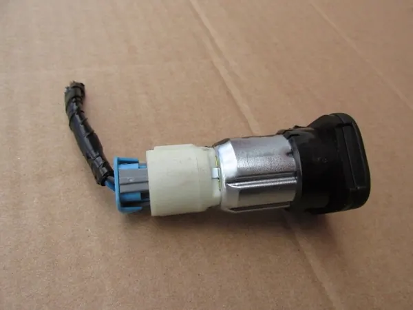 Zigarettenanzündersteckdose Mazda CX-5 I 12/17 OEM image 3