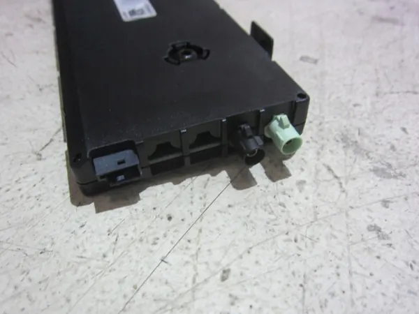 BMW X3 F25 Diversity Antennivahvistin OEM 65209276065 image 3