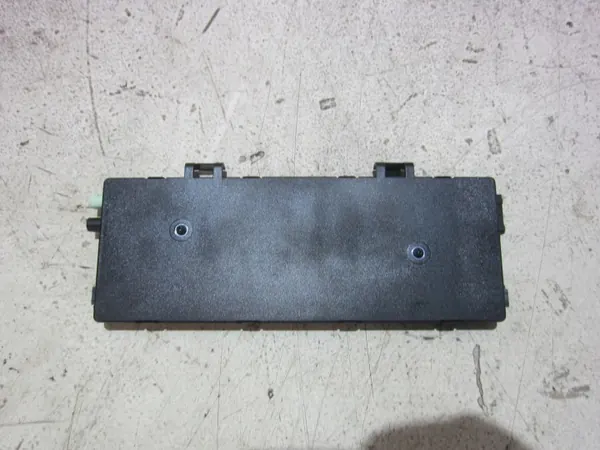 BMW X3 F25 Diversity Antennivahvistin OEM 65209276065 image 6