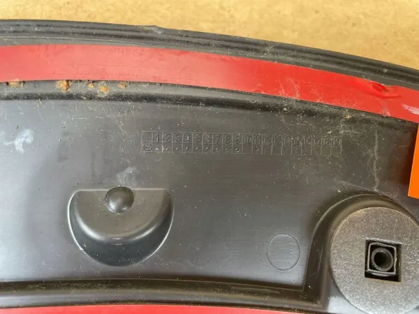 OEM 8K9853817A Guardabarros Izquierdo Trasero Audi A4 B8 image 8