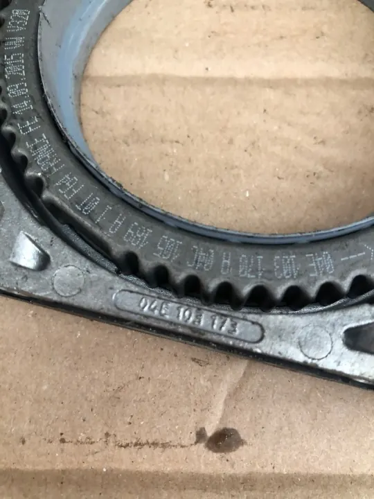 Audi OE Axelhölje OEM 04E103173 - Begagnad image 3