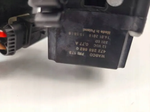 BMW X5 F15 Jousituskompressoripumppu OEM 6875177 image 4