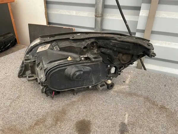 Volvo V60 2011 Oikea etuvalaisin image 2