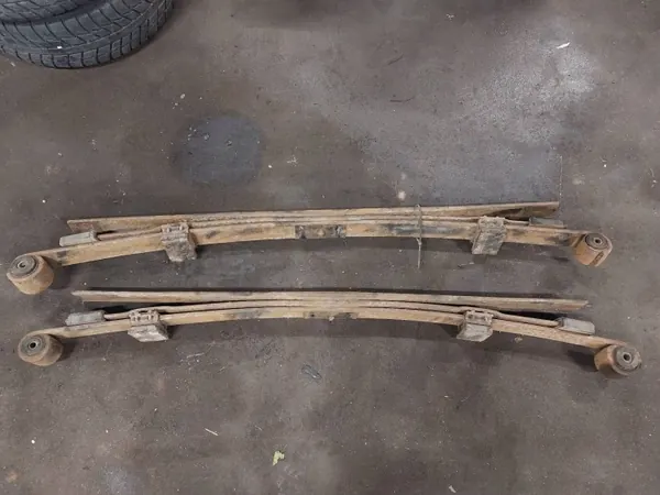 Hintere Blattfeder-Satz OEM 3 PIÓROWY Ford Transit image 2