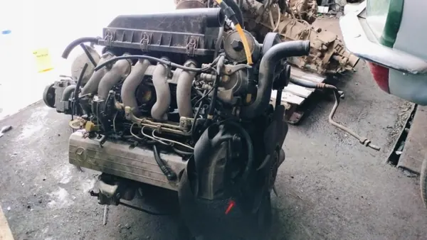 Motor Diesel 2.5 Mercedes W124 - Unidade Completa Usada image 3