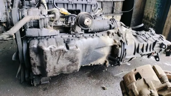 Motor Diesel 2.5 Mercedes W124 - Unidade Completa Usada image 4