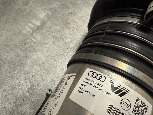 Ammortizzatore anteriore AUDI Q7 Q8 4M0616039BD image 5