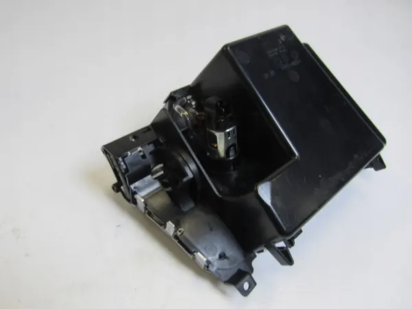 Asbak Mercedes-Benz C W205 OEM A2056800110 image 6