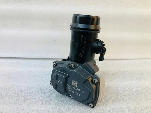 Drosselklappe 2.0 D BMW E87 E90 image 6
