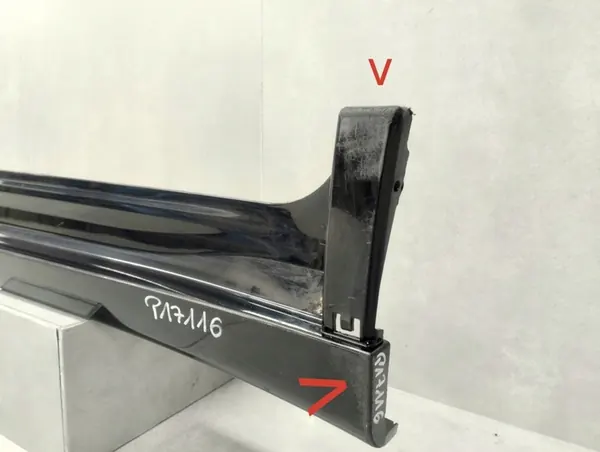 Plinthe gauche BMW X3 G01 X4 G02 17- OEM image 3