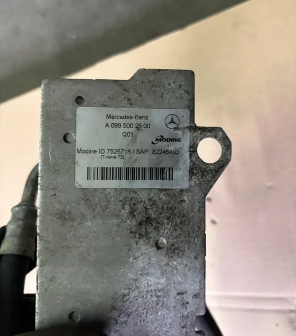 Getriebeölkühler OEM A6519062800 - Gebraucht image 3
