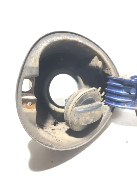 Bränslelucka OEM 5N0010641B för VW Tiguan image 3