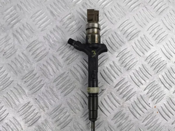 Inyector Toyota OE 23670-27020 - Usado image 2