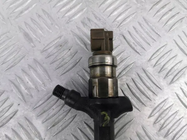 Inyector Toyota OE 23670-27020 - Usado image 7