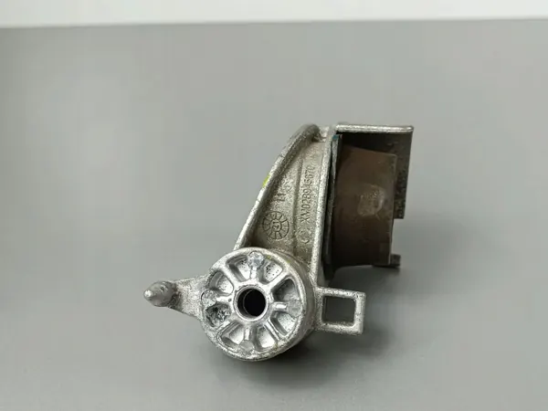 Soporte escape Jeep OEM 68440481AA - Estado usado image 4