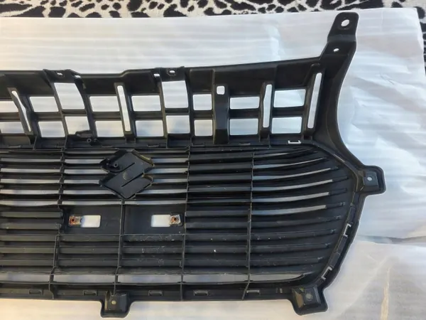 Grille Radiateur Suzuki Swift MK8 OEM 71741-52R00 image 8
