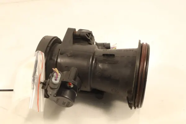Kaasutinkansi OEM 8200682611 Dacia Sandero I 1.4 image 3