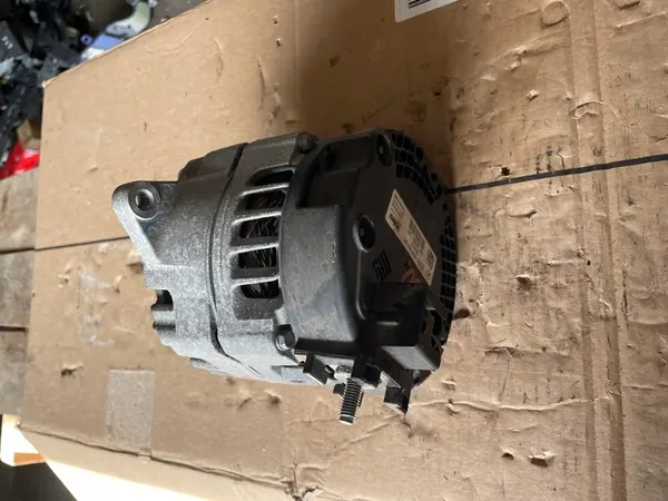 MERCEDES W177 W247 A35 AMG Vaihtovirtageneraattori A0009068206 image 3