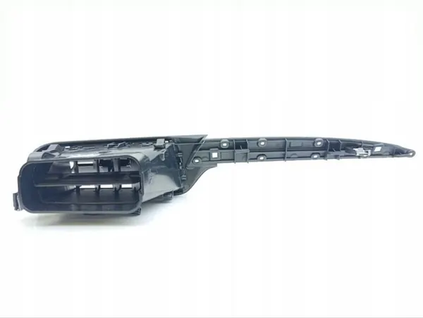 Bocal de ar Maserati LEVANTE 2017 dianteiro direito OEM 6700492820 image 4