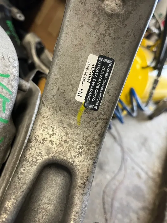 Voor rechter ophangarm OEM HK83-3K185-BC image 10