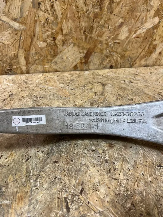 Voor rechter ophangarm OEM HK83-3K185-BC image 9
