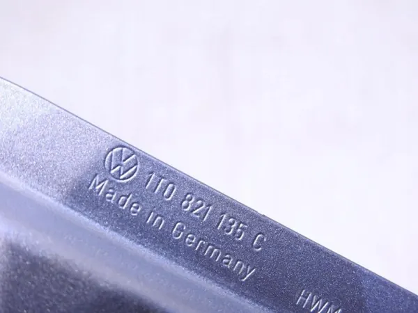 Suporte de para-lamas OEM 1T0821135C - Estado usado image 5