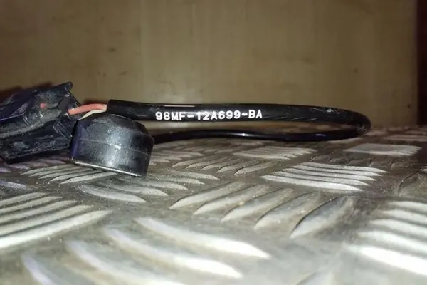 Sensor de impacto FORD FOCUS IV 1.6L gasolina 2012 image 2