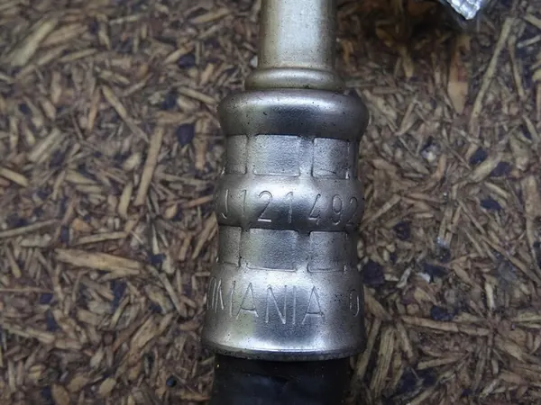 AUDI A3 8P TT 8J Vesiputki 06J121492E image 3