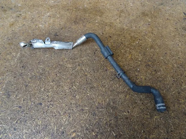 AUDI A3 8P TT 8J Vesiputki 06J121492E image 5