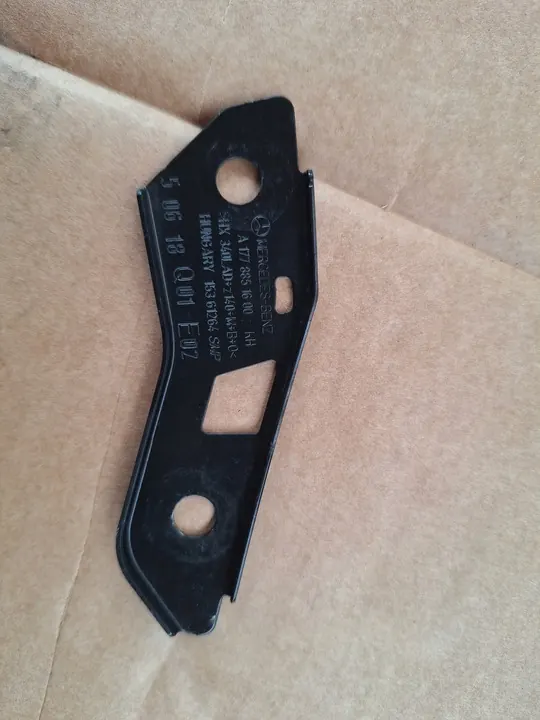 Suporte de para-choque dianteiro direito Mercedes A-Class W177 OEM image 5