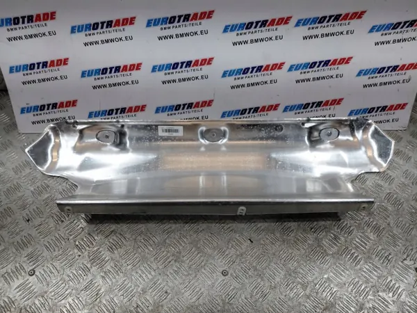 BMW M8 F91/F92 OEM 8060074 Uitlaatdemper Hitteschild image 2