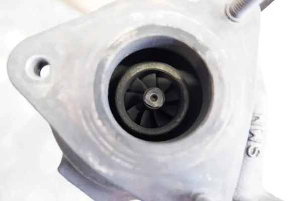 Turbocompresseur Jaguar XF (X250) 2.7D 152kW OEM 6R8Q6K682AD image 3