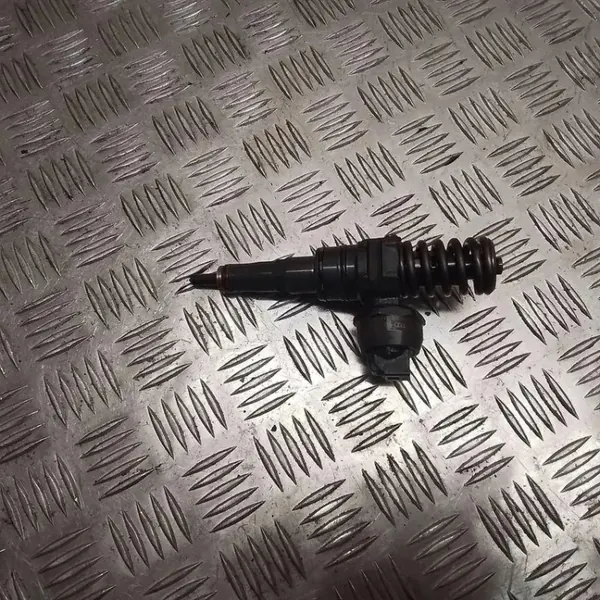 Inyector Diesel VW Sharan 1.9L OEM 0414720038 image 2