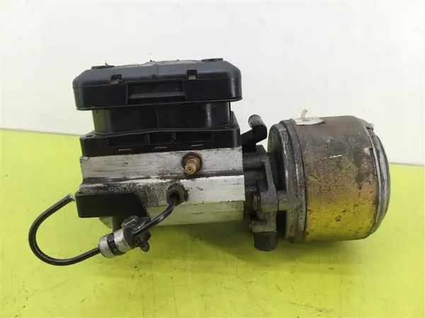 Bomba suspensión Citroen C5 II OEM 963671388000 image 2