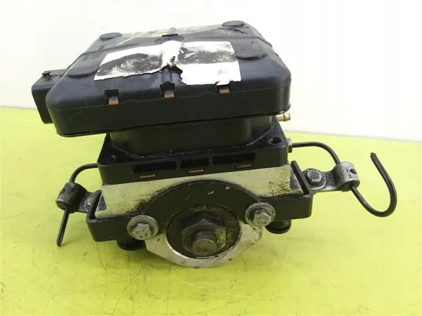Bomba suspensión Citroen C5 II OEM 963671388000 image 3