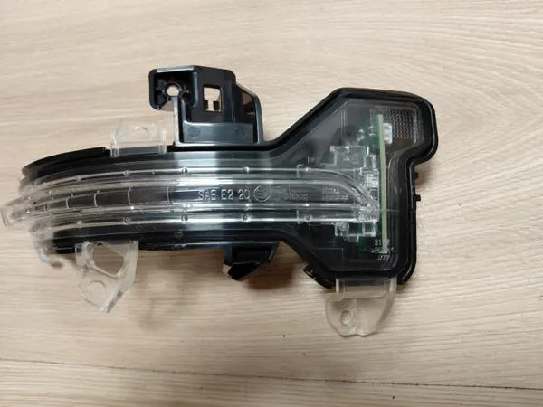 Intermitente LED OE Nissan - Espejo derecho X-Trail T33 image 4
