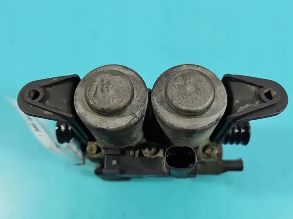 Soupape d'eau OEM 8374994 pour BMW E39 - Occasion image 6