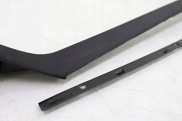 Joint de pare-brise gauche Maserati Grecale OEM 670167248 image 7