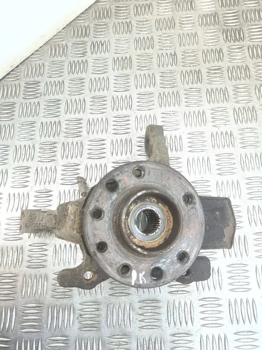 Opel Astra H 2005 Mozzo ruota anteriore image 3