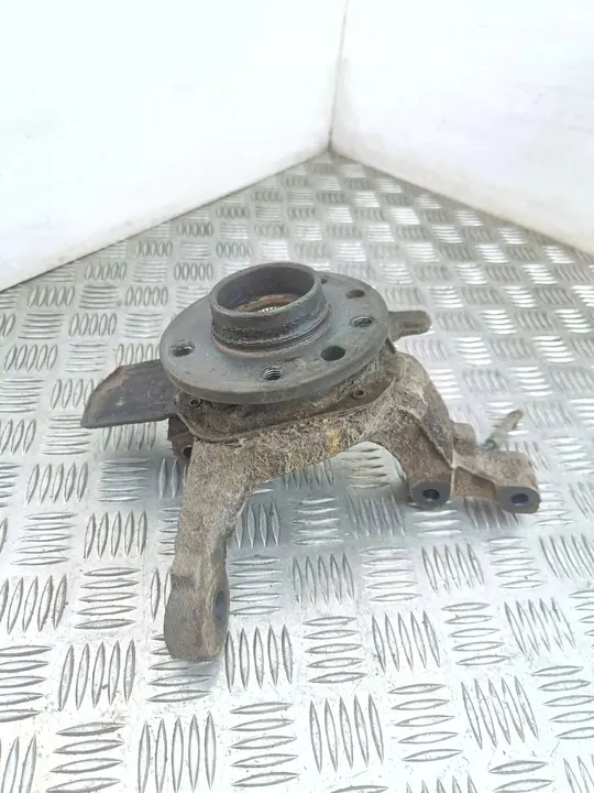 Opel Astra H 2005 Mozzo ruota anteriore image 4