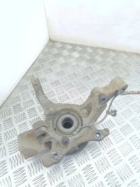 Opel Astra H 2005 Mozzo ruota anteriore image 6