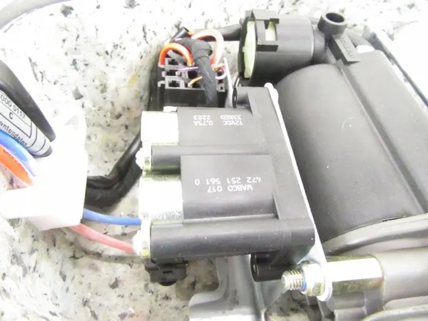 Compresseur suspension air OEM 37226778773 BMW E39 E53 X5 image 8
