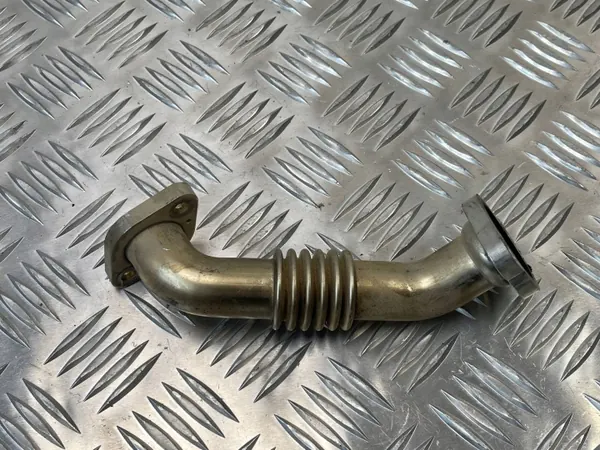 Tuyau EGR d'occasion OEM 059131534A VW Touareg image 3