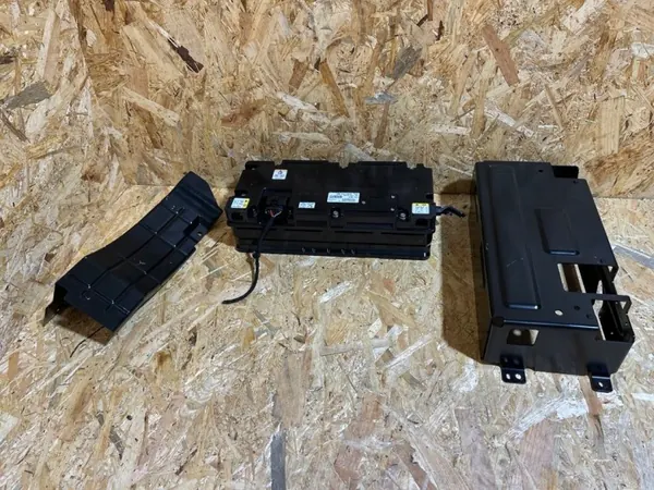 Bateria OEM 4N0915105B com caixa - 10Ah image 2