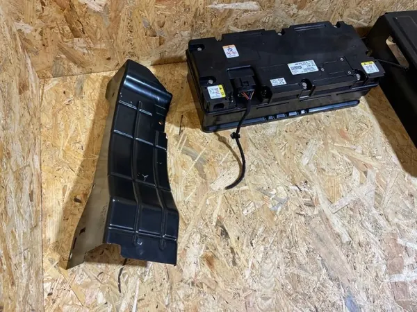 Bateria OEM 4N0915105B com caixa - 10Ah image 3