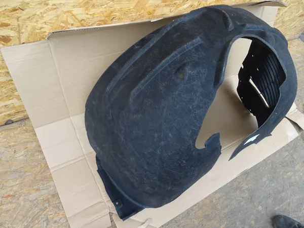 Audi Q7 4L Vasemman Renkaan Kaari 4L0809961E image 2