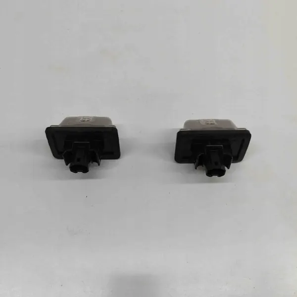 Luz de matrícula Mazda CX-5 II 2022 OEM GSJ151270C image 3